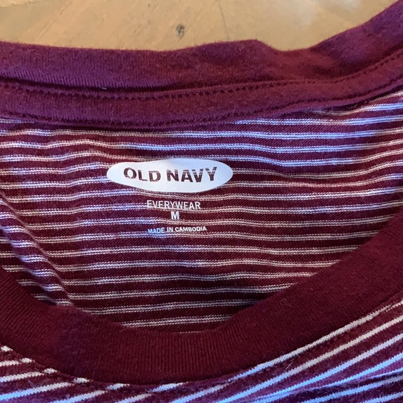 Old Navy top - Picture 2 of 2